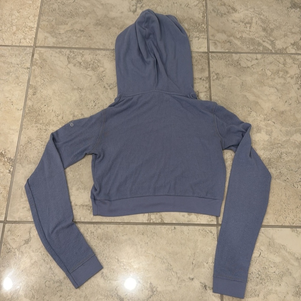 Alo Yoga Cropped Soho Getaway Hoodie - Picture 2 of 4